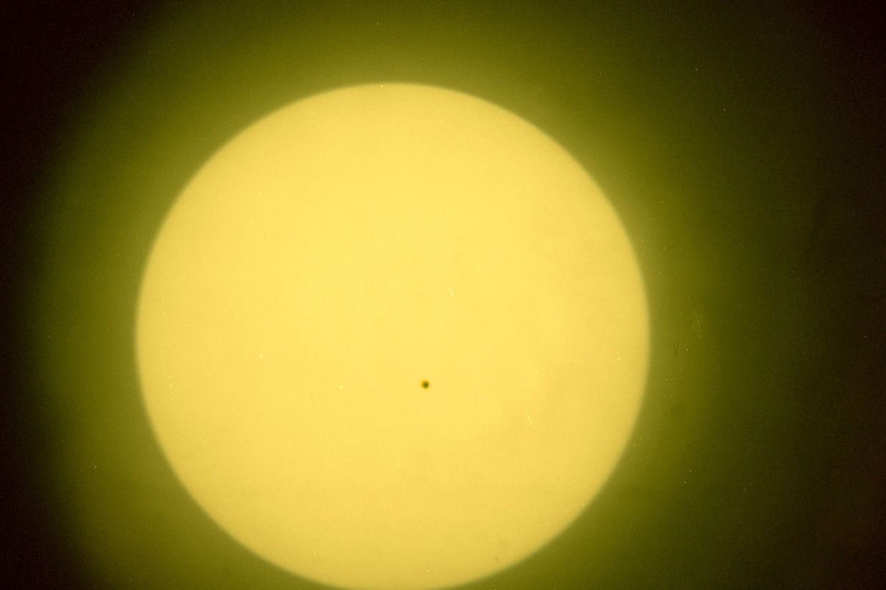 Billede af Merkur foran solen